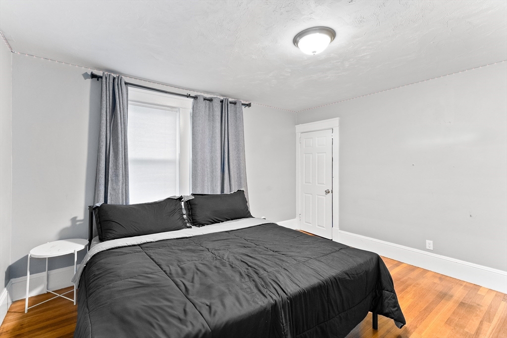 property viewer photo 9