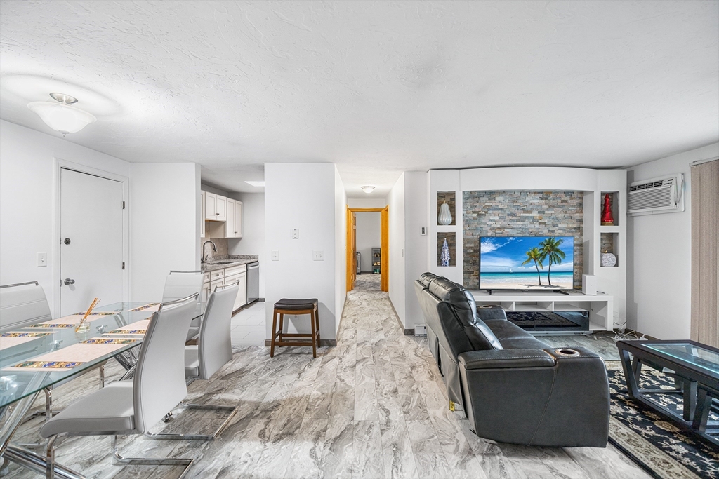 property viewer photo 4