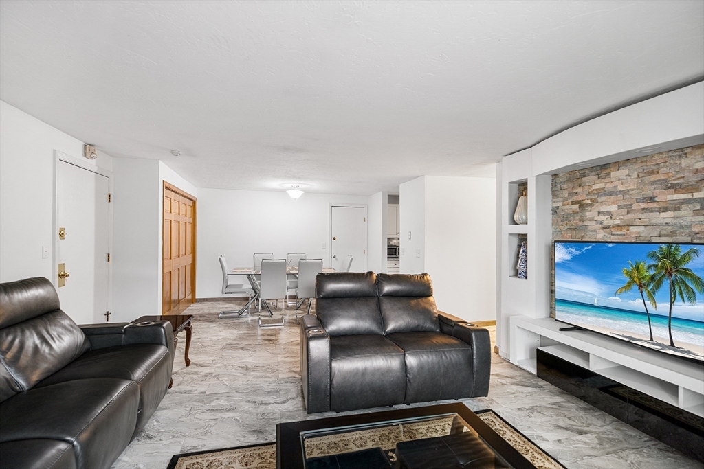 property viewer photo 6