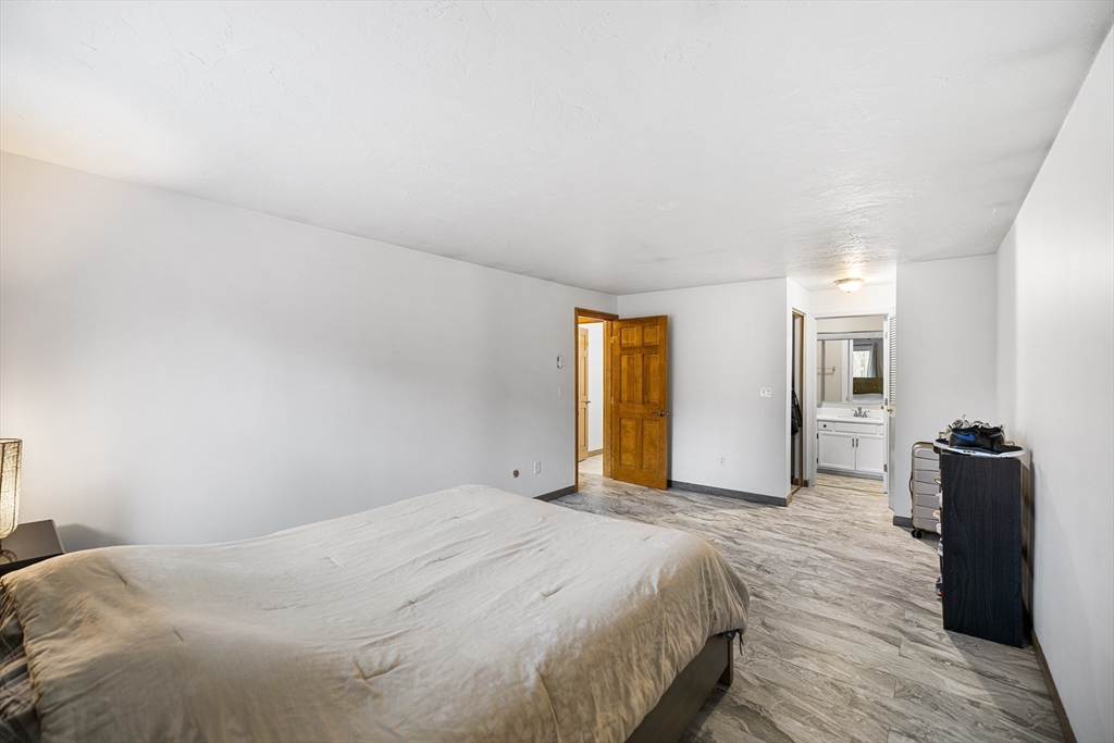property viewer photo 9