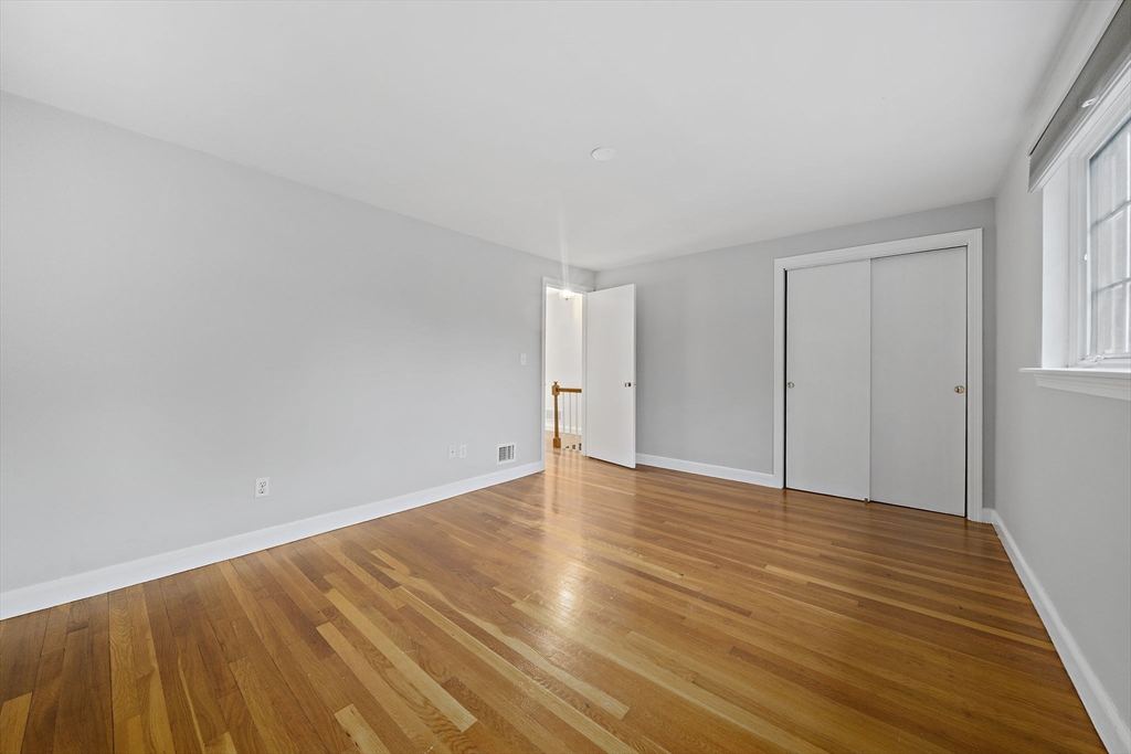 property viewer photo 12