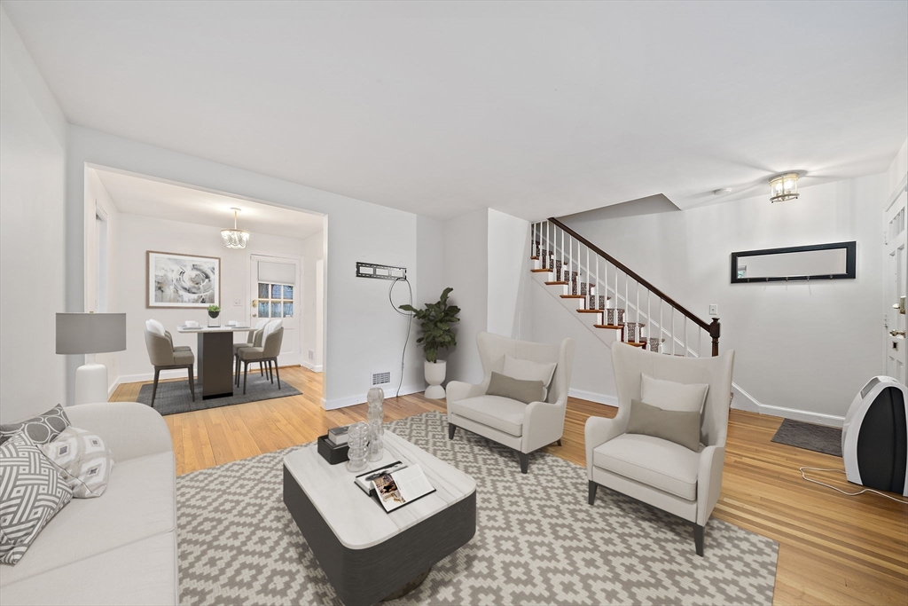 property viewer photo 3