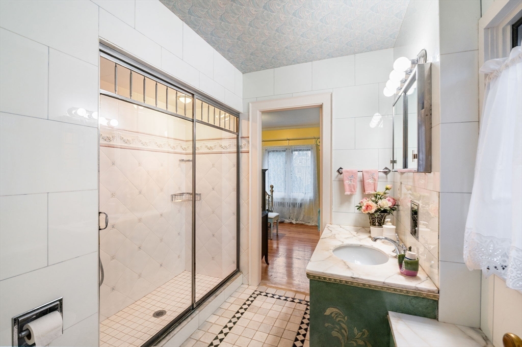 property viewer photo 17