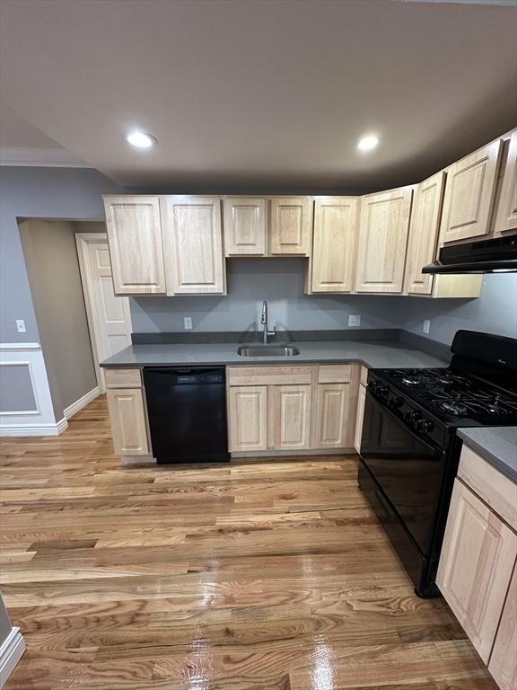 property viewer photo 2