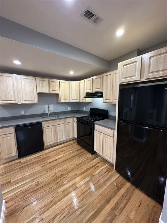 property viewer photo 3