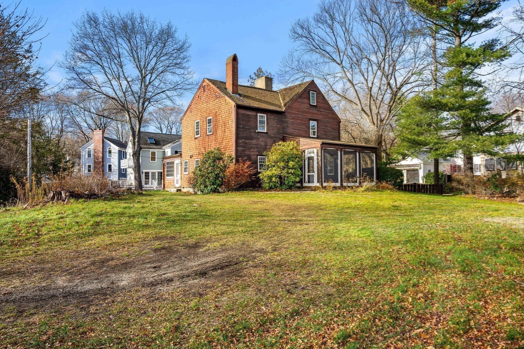 main property photo 10