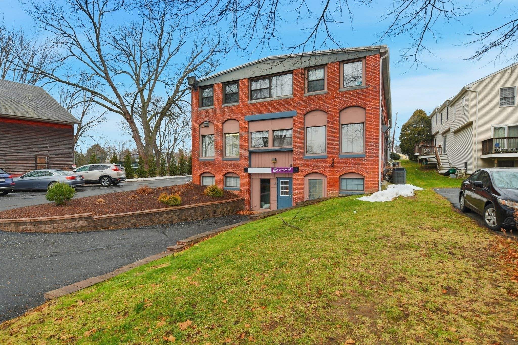 main property photo 16