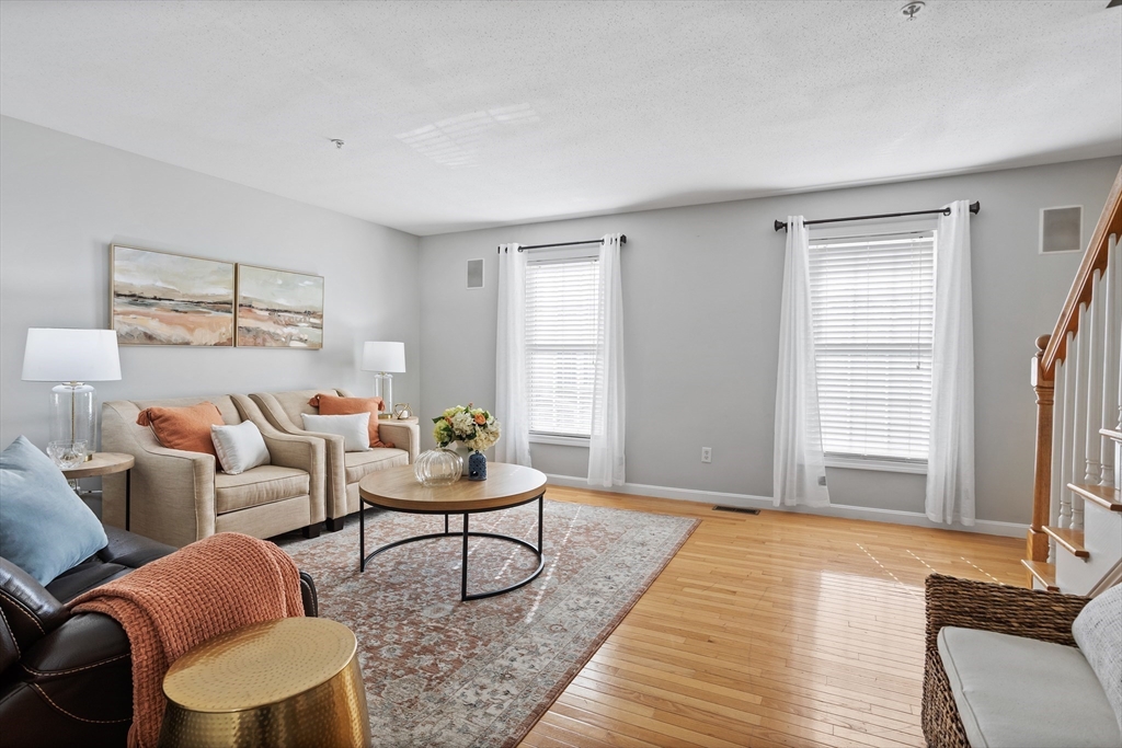 property viewer photo 3