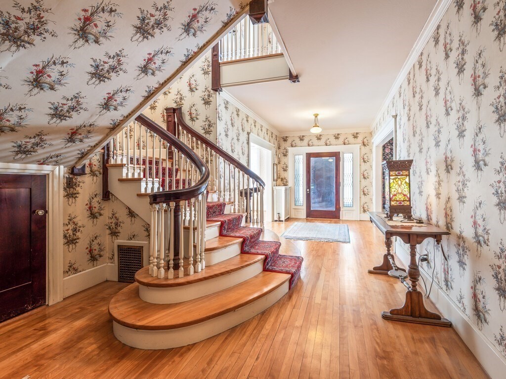 property viewer photo 3