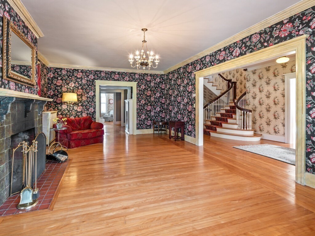 property viewer photo 7