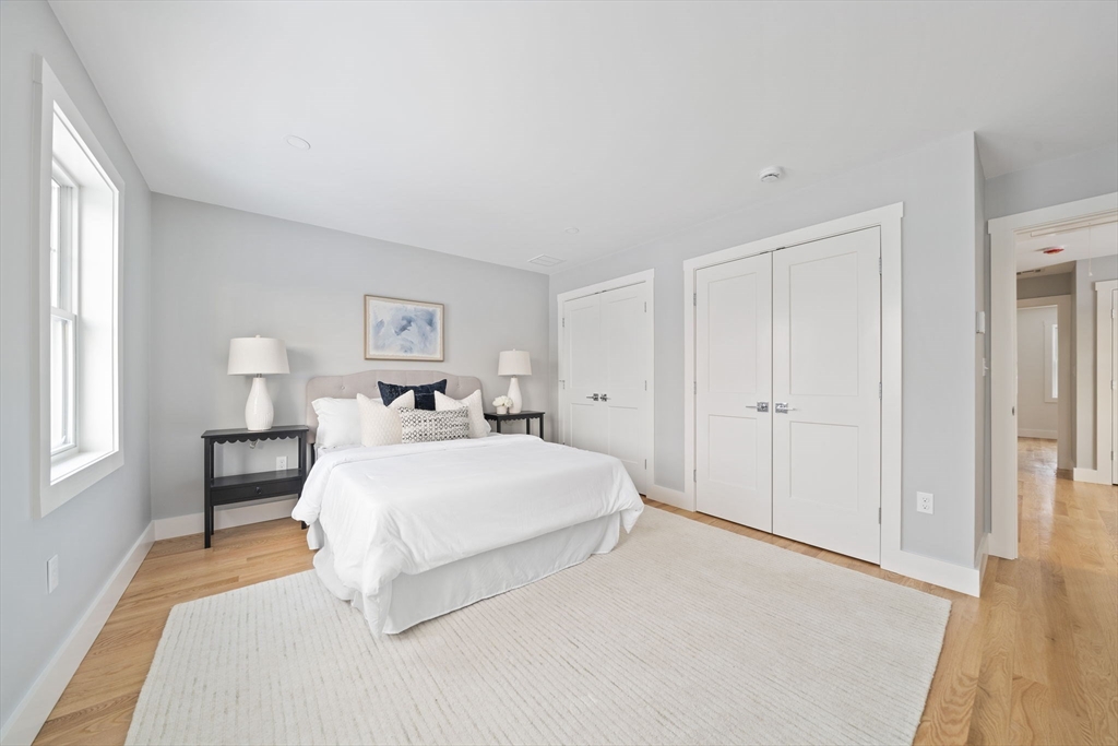 property viewer photo 16