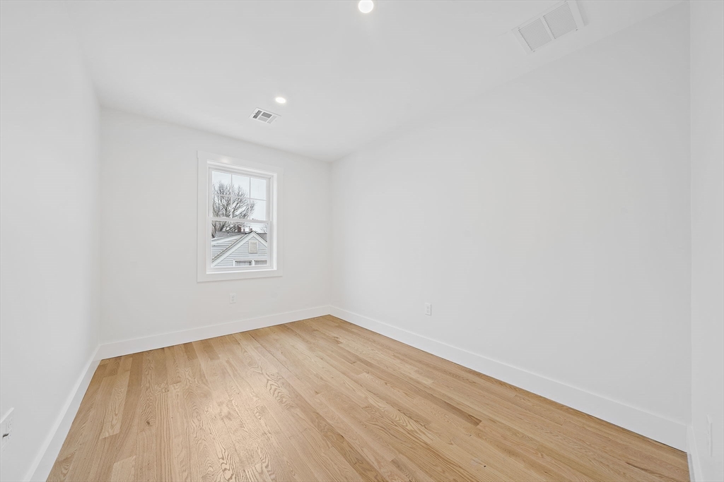 property viewer photo 19