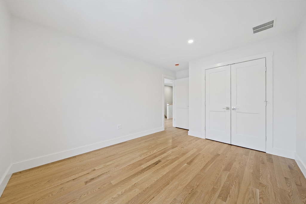 property viewer photo 23