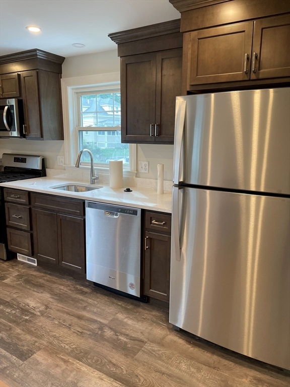 property viewer photo 7