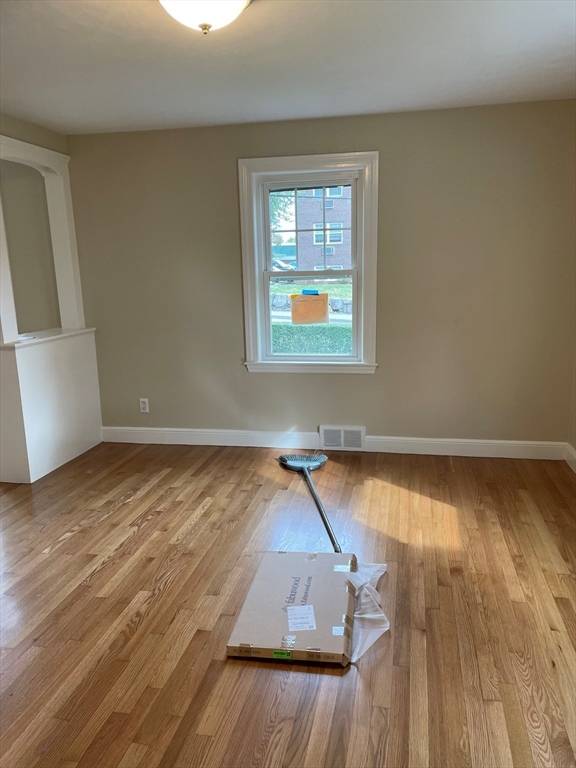 property viewer photo 9