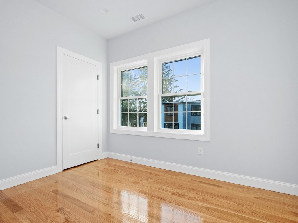 property viewer photo 15