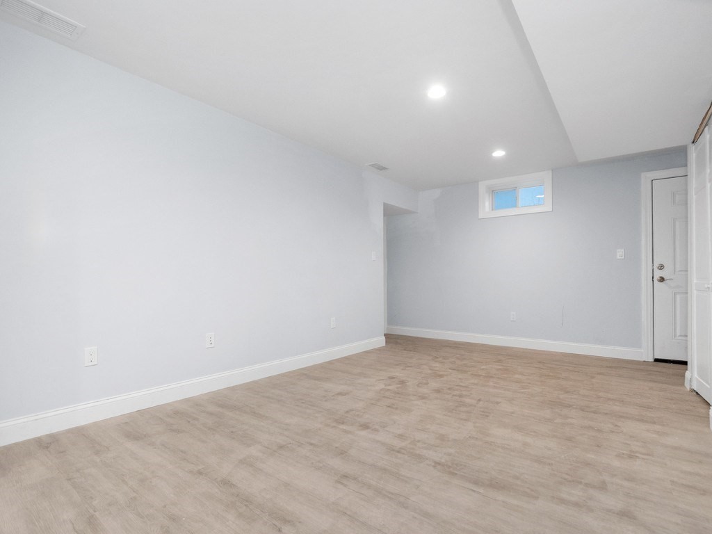 property viewer photo 25