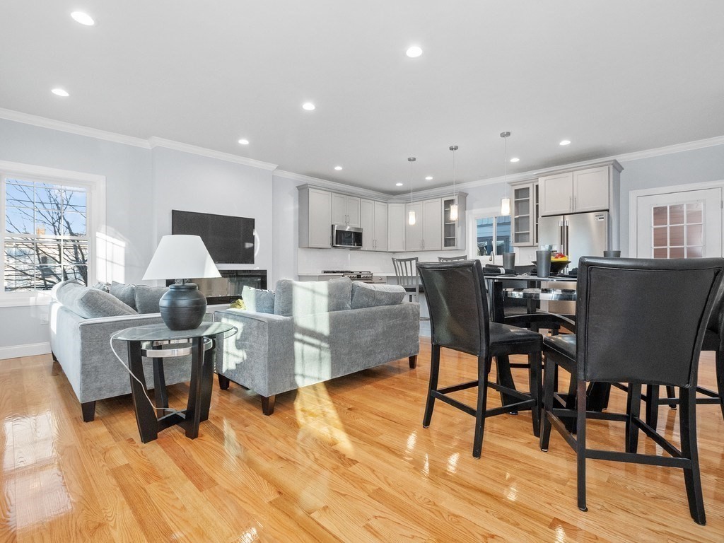 property viewer photo 7