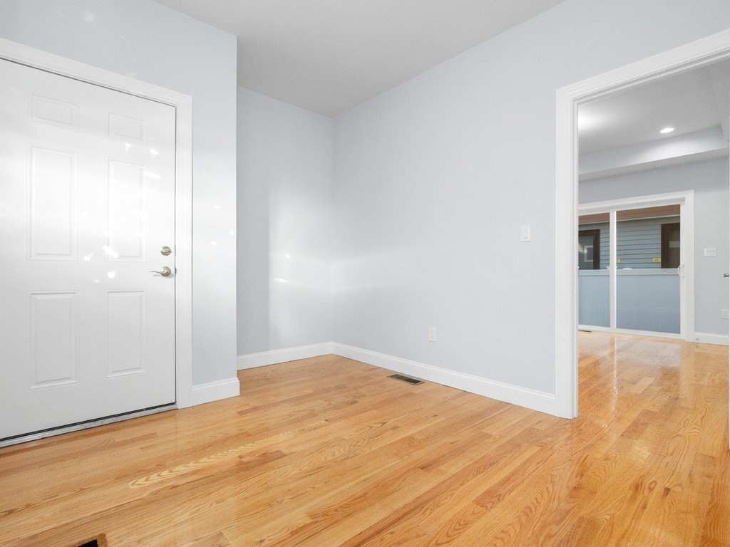 property viewer photo 8