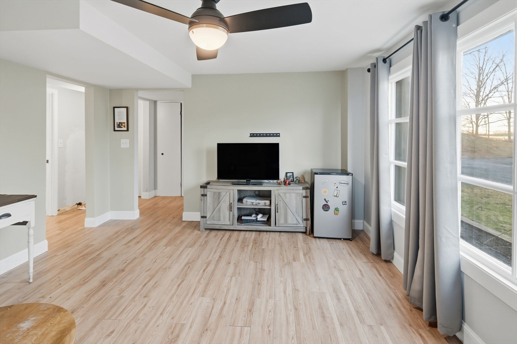 property viewer photo 18