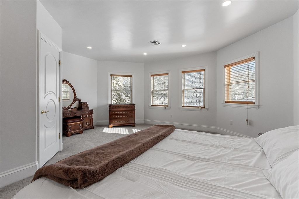property viewer photo 25