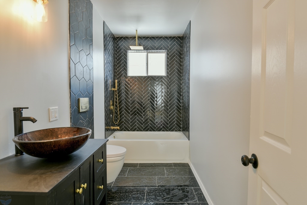 property viewer photo 12
