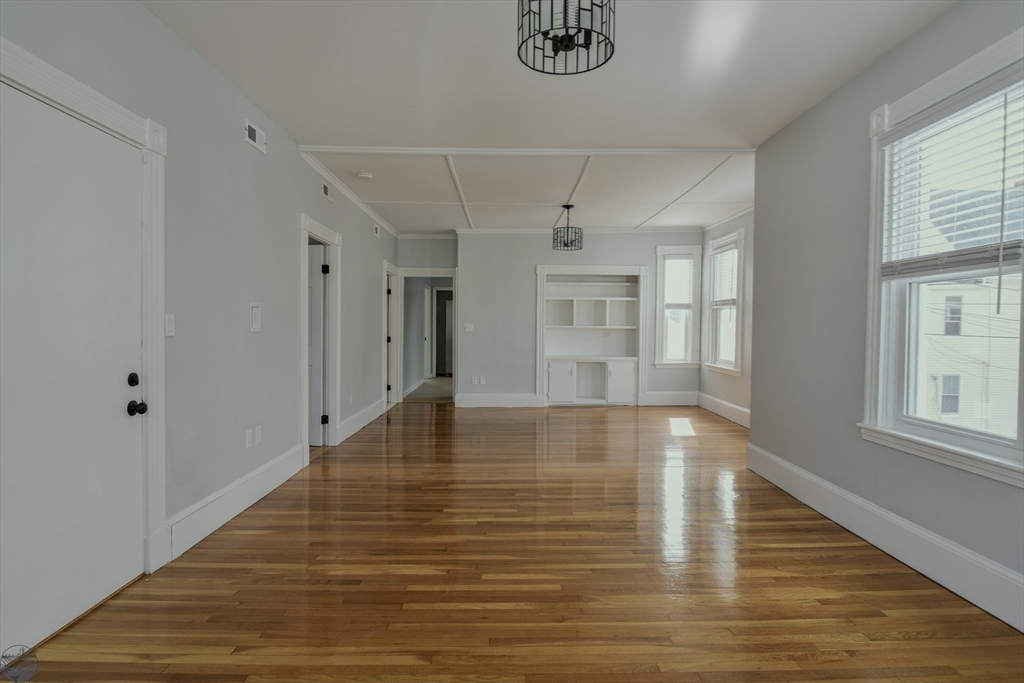 property viewer photo 18