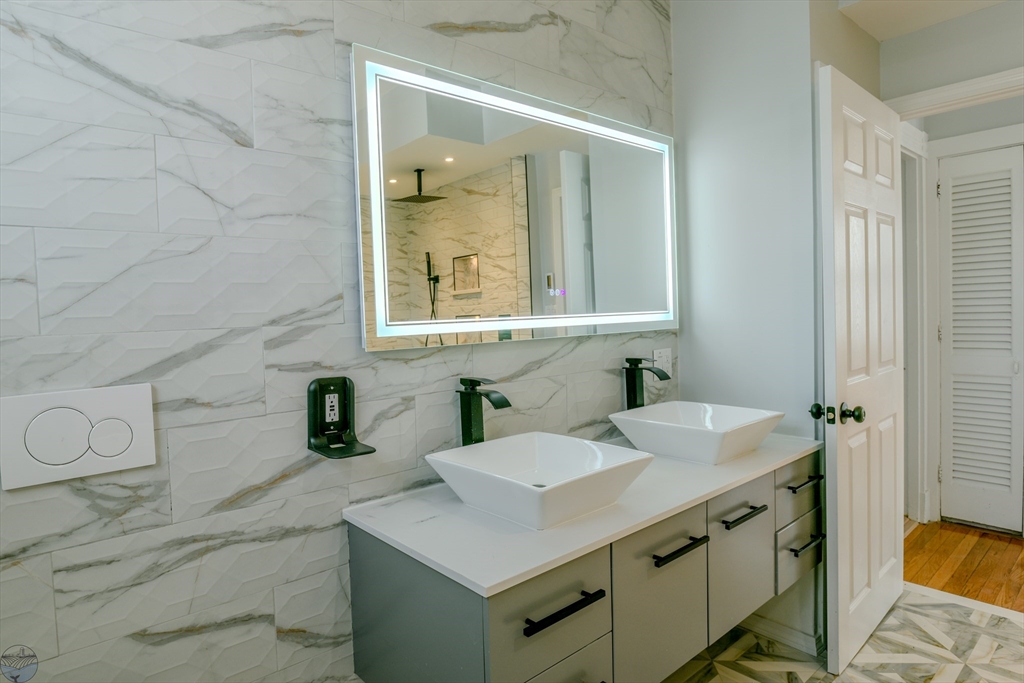property viewer photo 23