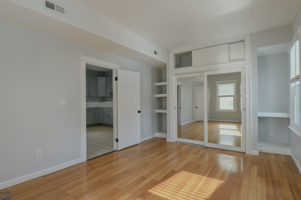 property viewer photo 25