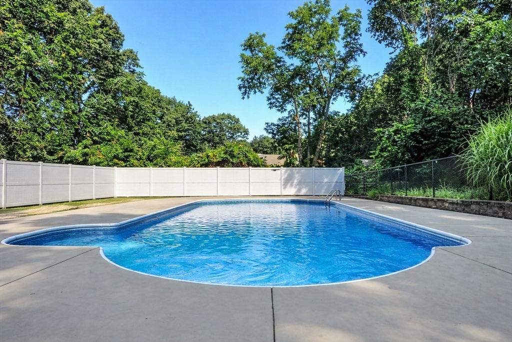 property viewer photo 38