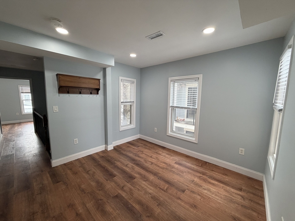 property viewer photo 9