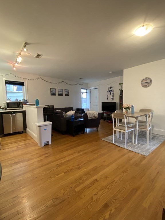 property viewer photo 2