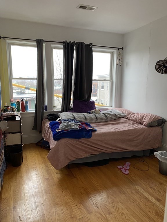 property viewer photo 3