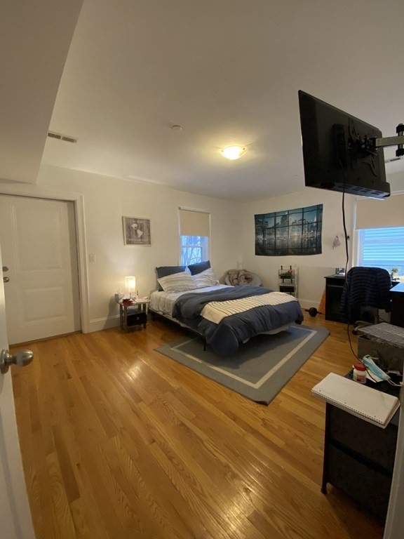 property viewer photo 9
