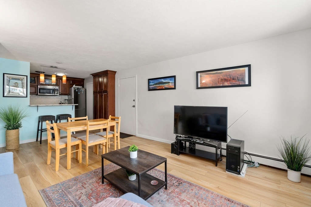 property viewer photo 9