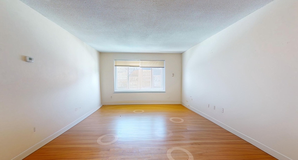 property viewer photo 2