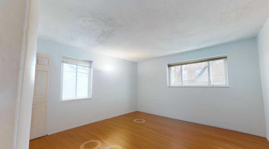 property viewer photo 3