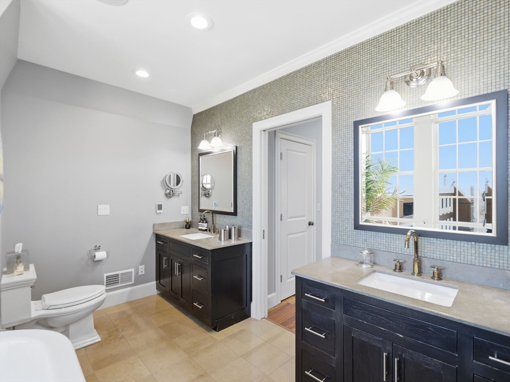 property viewer photo 18
