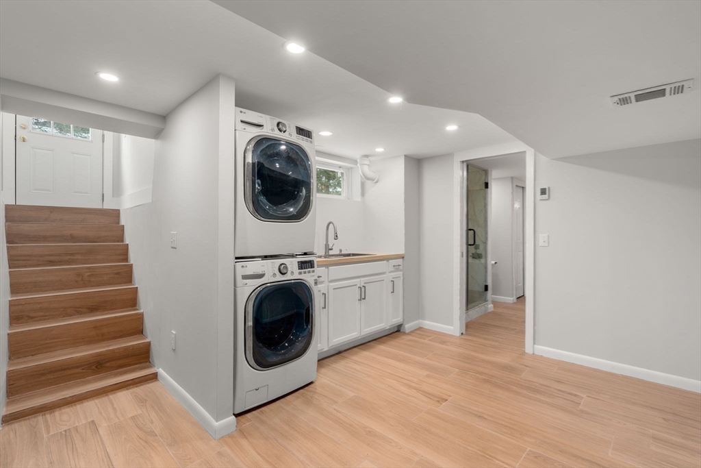 property viewer photo 23