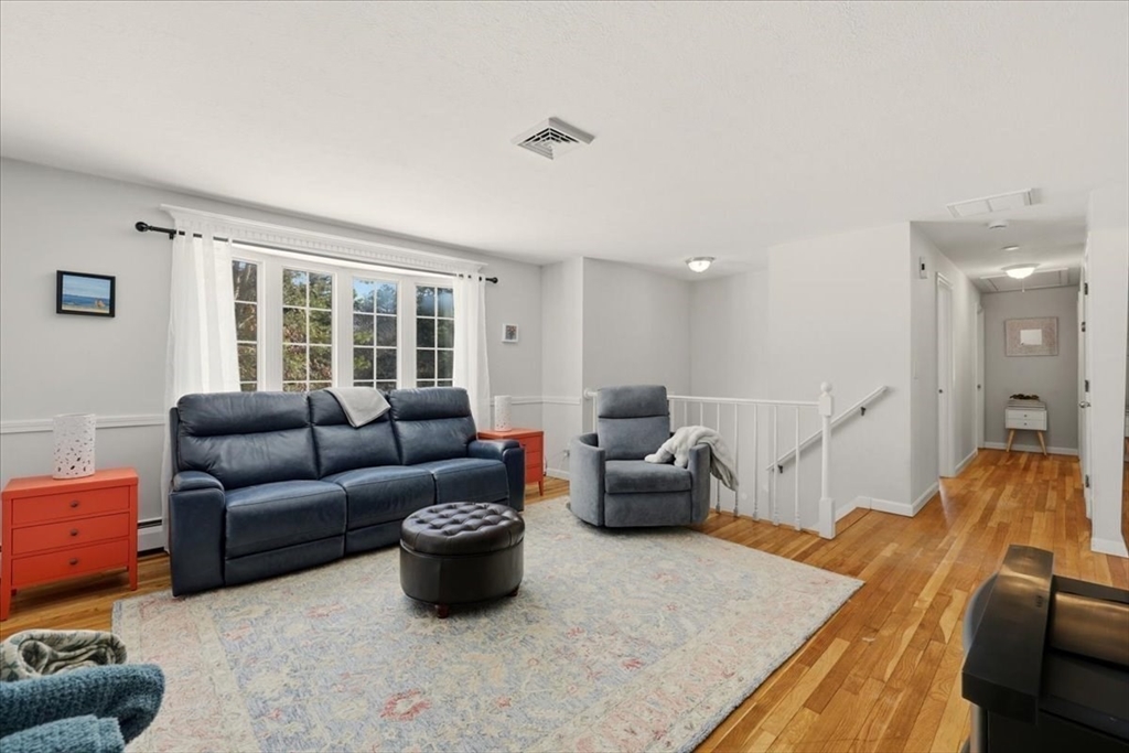 property viewer photo 4