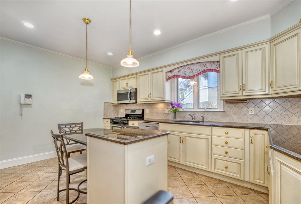 property viewer photo 9