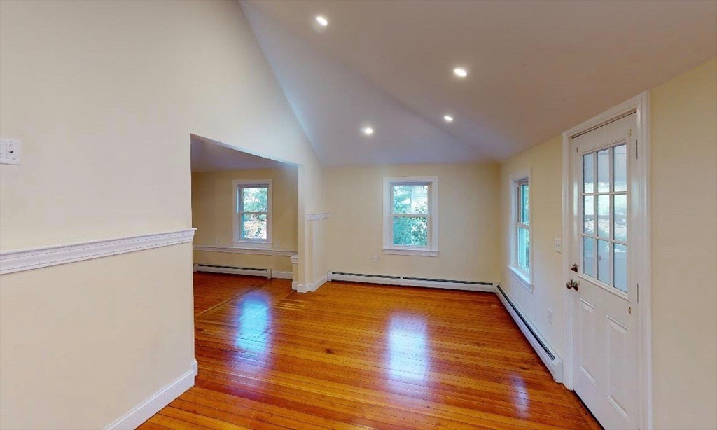 property viewer photo 7
