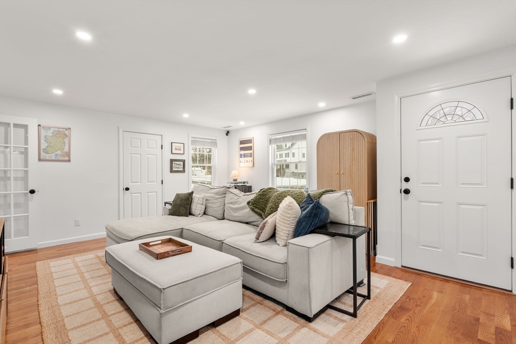 property viewer photo 7