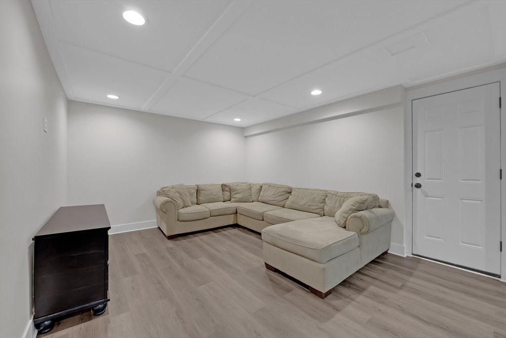 property viewer photo 27