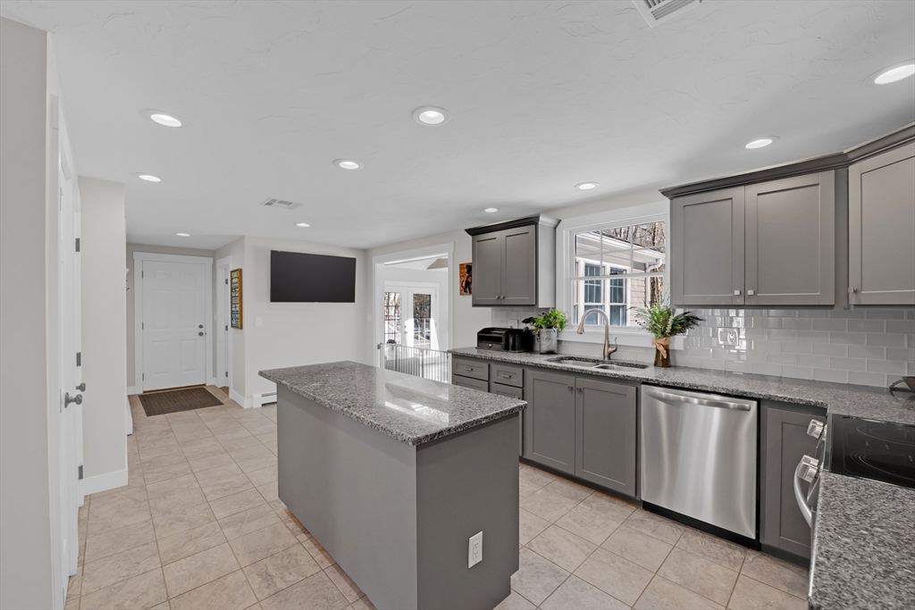 property viewer photo 3