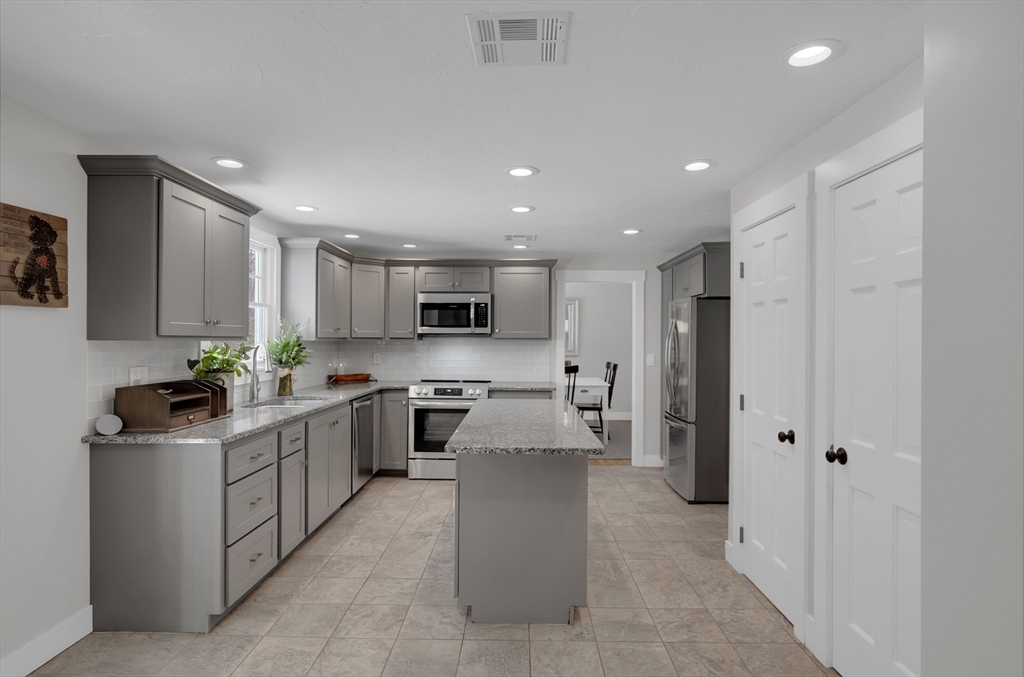 property viewer photo 4