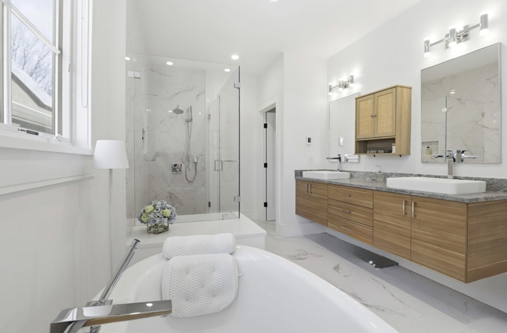 property viewer photo 13