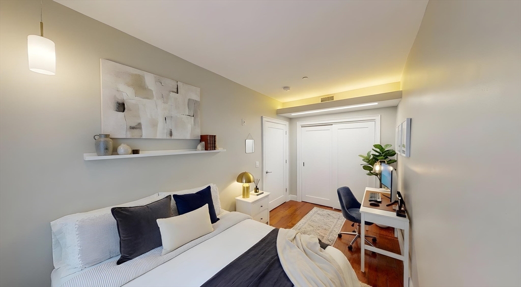 property viewer photo 3