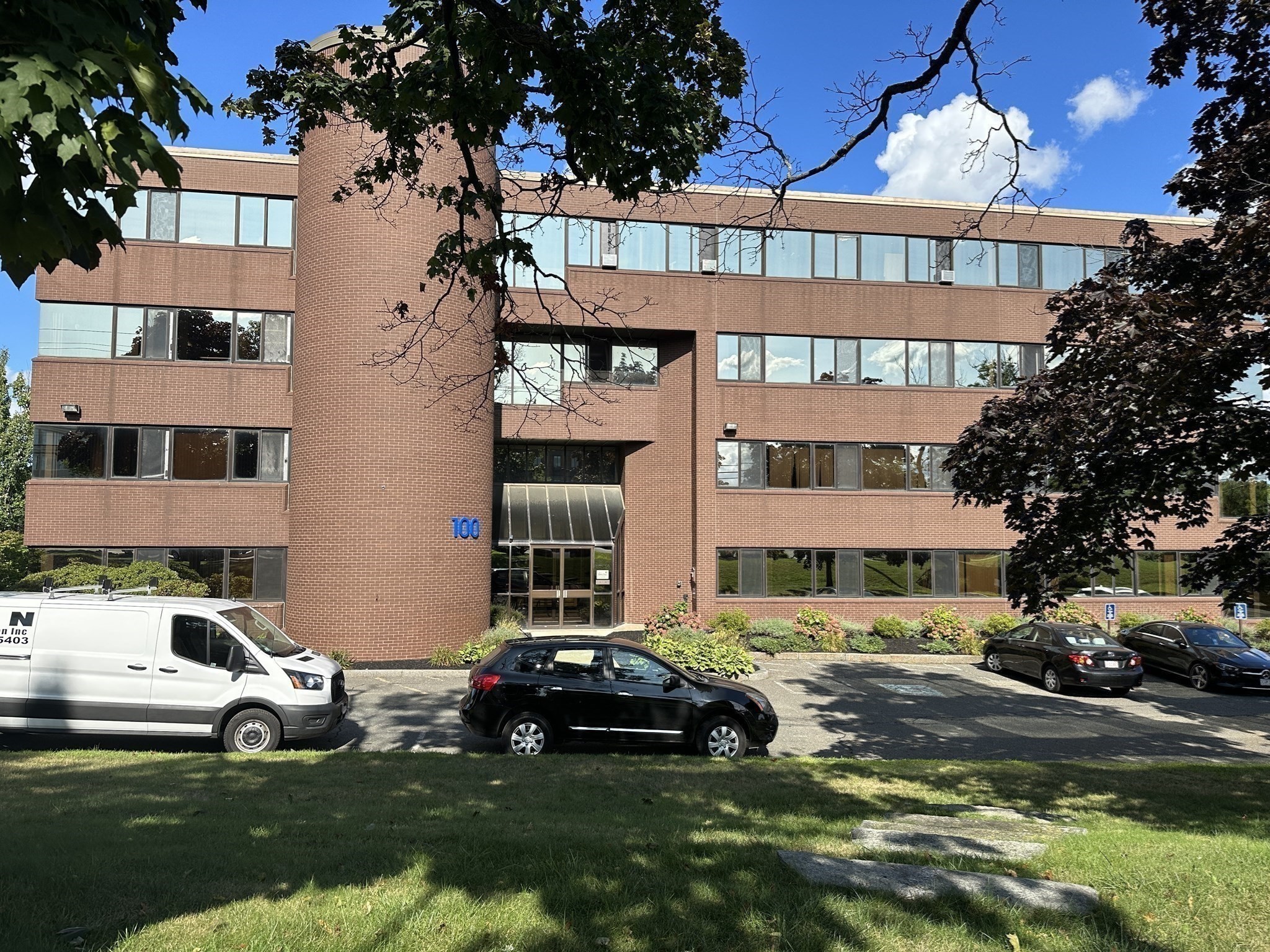 main property photo 6