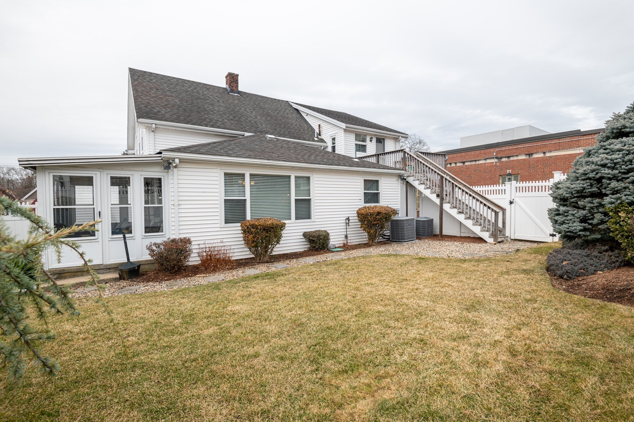 main property photo 30